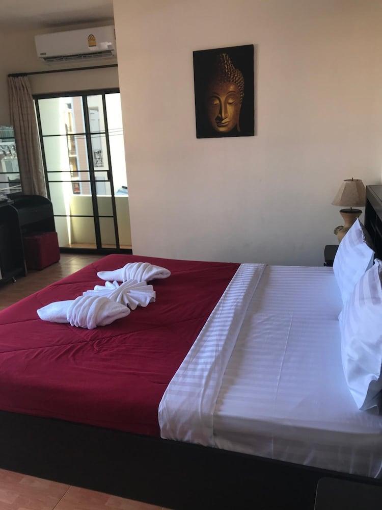 Green Mango Guesthouse Patong Экстерьер фото