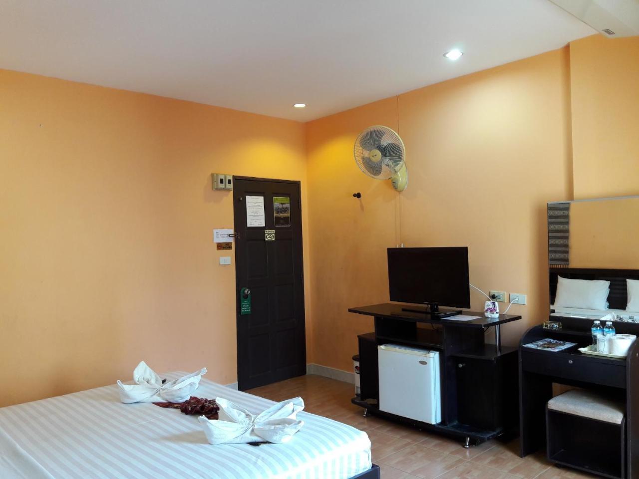 Green Mango Guesthouse Patong Экстерьер фото